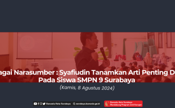 Syafiudin sebagai Narsum "Suara Demokrasi" di SMPN 9 Surabaya